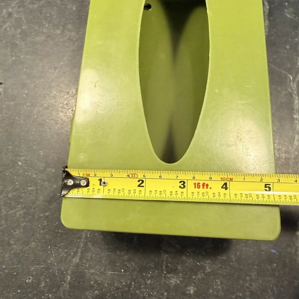 Vintage Avocado Green Tissue Box Holder Scalloped Edge Plastic Box Bathroom